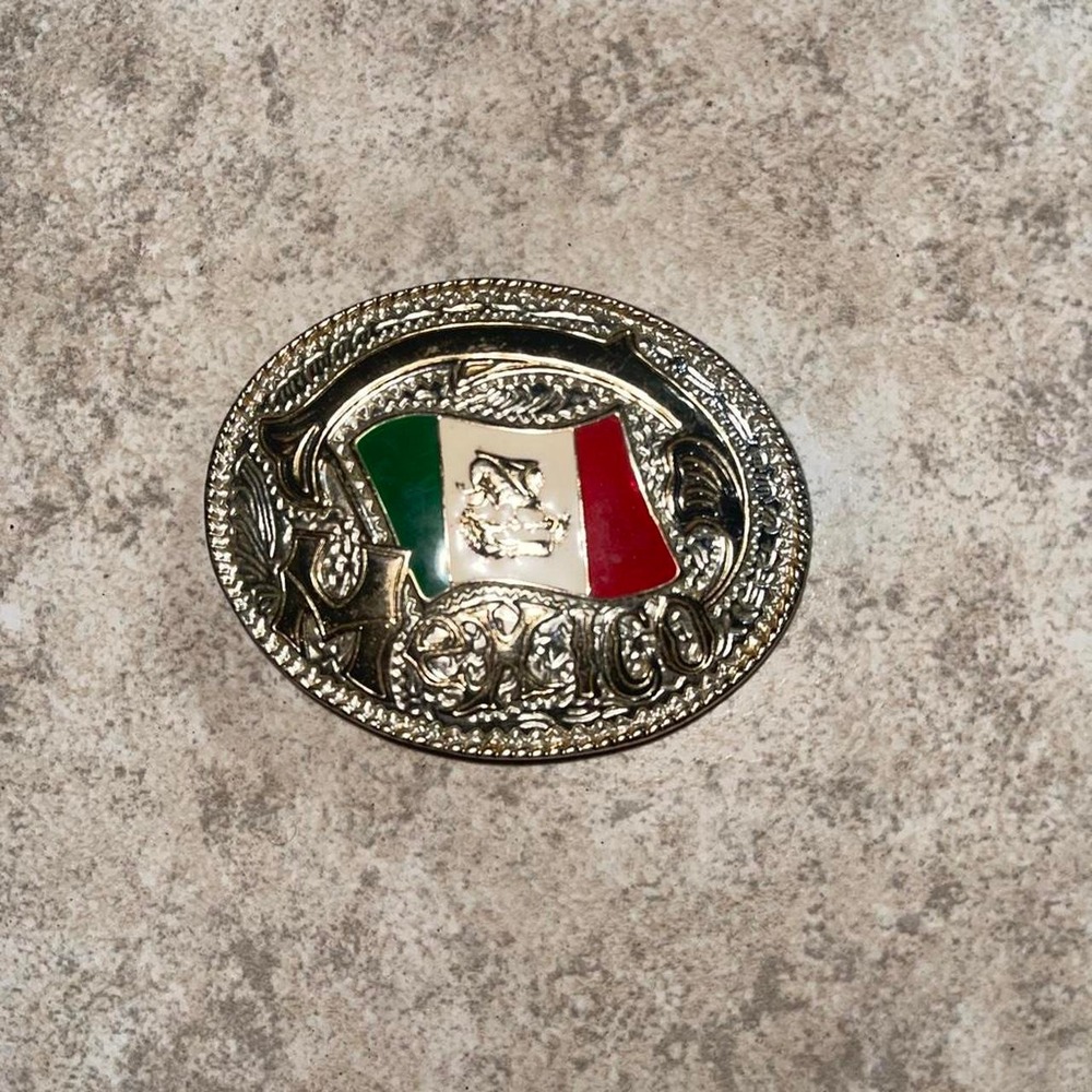 Silver Mexican flag belt buckle with green, white, and red stripes